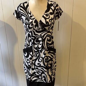 Women’s Olian Maternity Black and White Swirl Midi Dress NWT